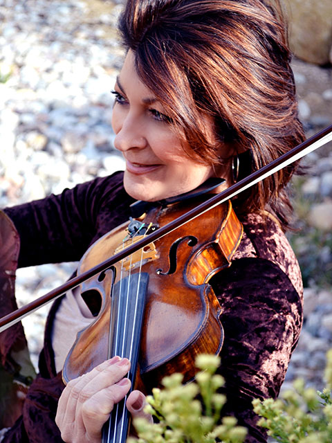 Rebeccan Ramsey playing the violin